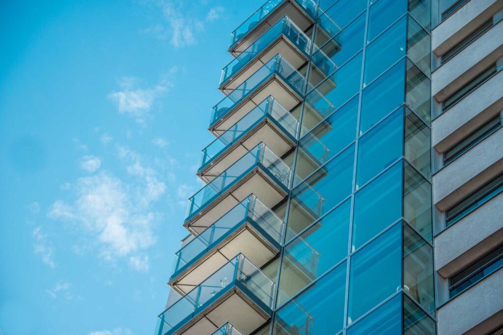 Parapetti in Vetro Esterni Piazza Della Repubblica Milano